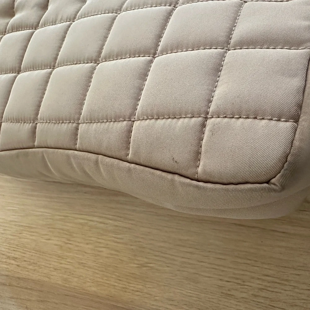 Chanel Shoulder Bag - Picture 9 of 16